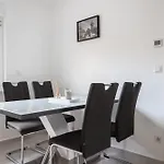 Staystay Guesthouse I 24 Hours Check-In
