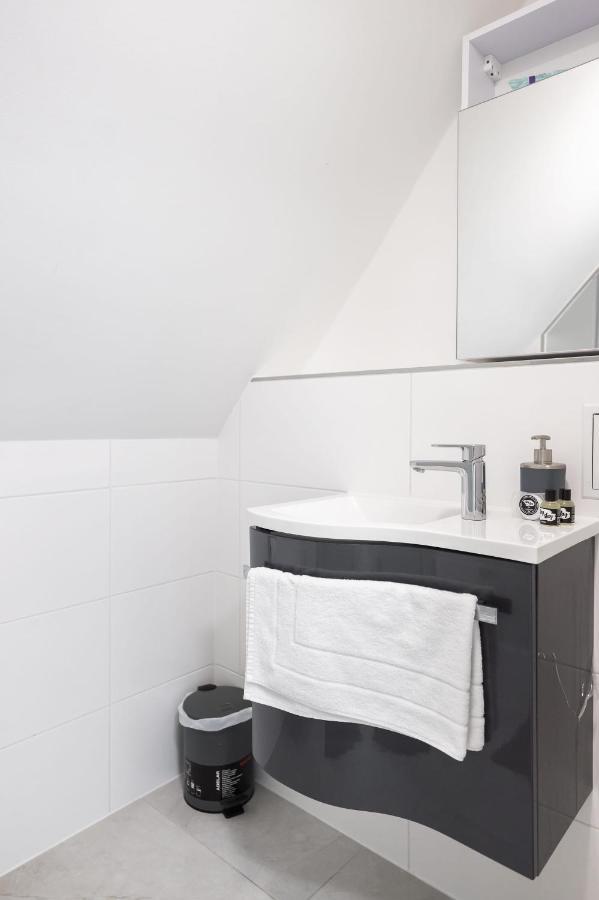 Staystay I 24 Check-in Guest house *
