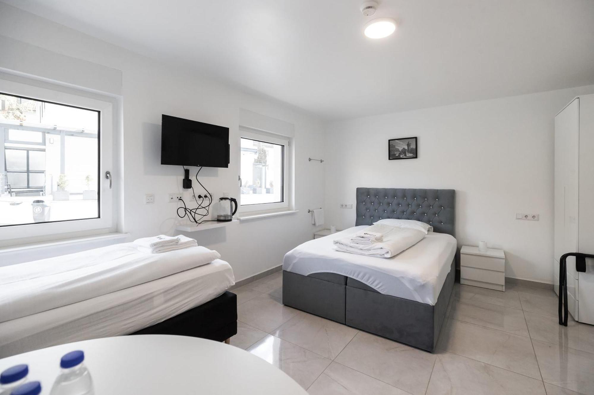 Staystay I 24 Check-in Guest house *
